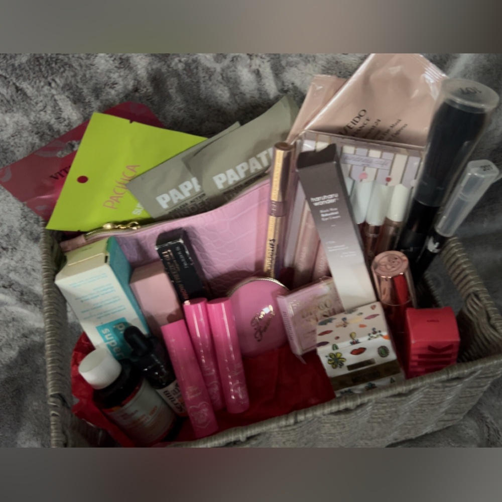 ULTIMATE MAKE UP AND skin care bundle all BRAND new